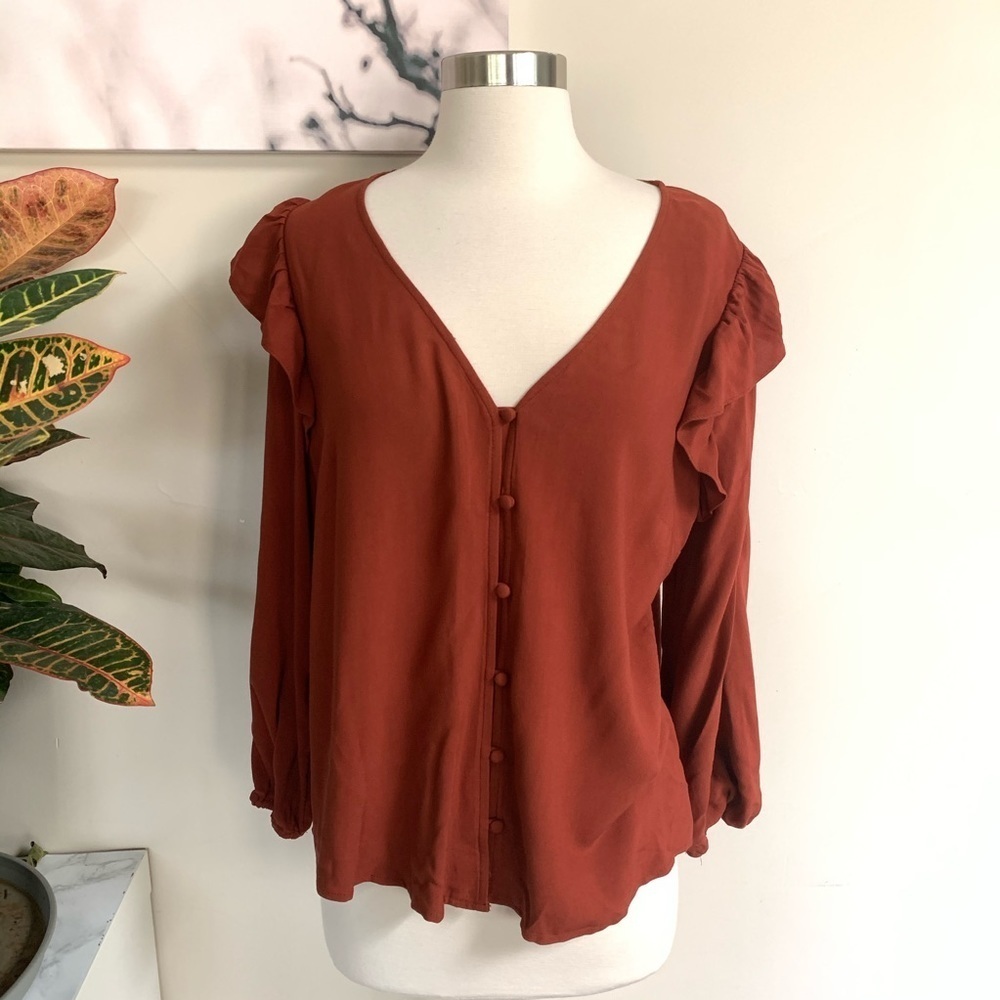 Universal Threads Rust Ruffle Sleeves‎ Blouse. M
